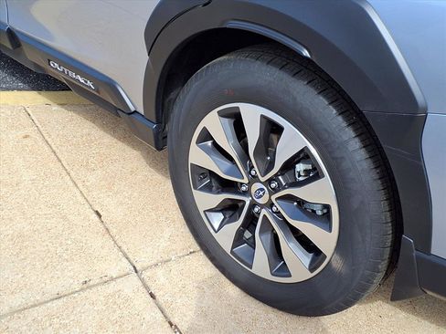 Certified 2025 Subaru Outback Limited image 25