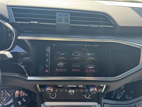 Certified 2022 Audi Q3 2.0T Premium w/ Convenience Package image 19