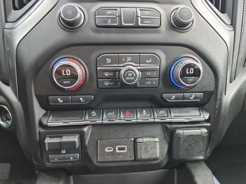 Used 2021 Chevrolet Silverado 1500 LT Trail Boss w/ Convenience Package II AWD/4WD image 33