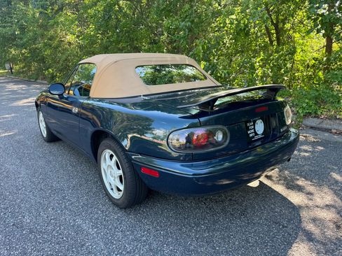 Used 1995 MAZDA MX-5 Miata RWD image 3