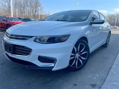Certified 2018 Chevrolet Malibu LT image 1
