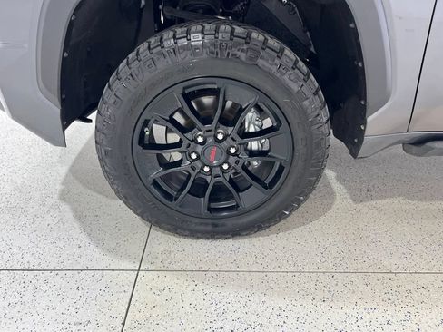 Used 2025 Toyota Tundra SR5 w/ SR5 Convenience Package AWD/4WD image 28