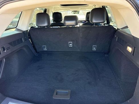 Used 2024 Lincoln Nautilus Reserve w/ Equipment Group 202A image 6