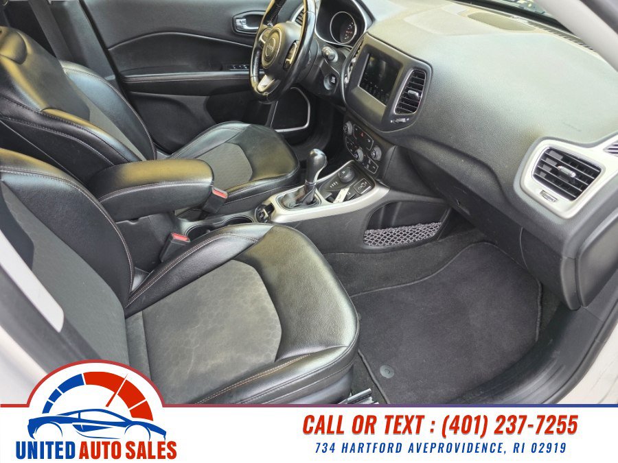 Used 2020 Jeep Compass Latitude AWD/4WD image 13