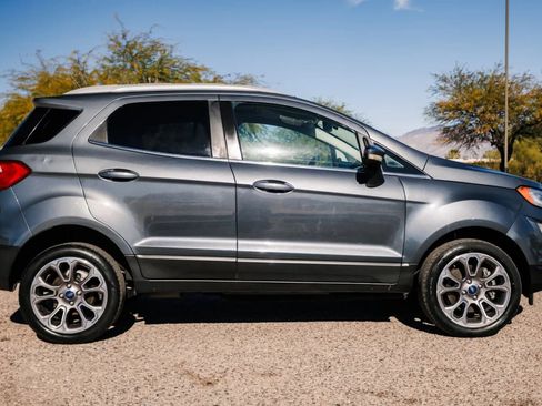 Used 2020 Ford EcoSport Titanium image 3