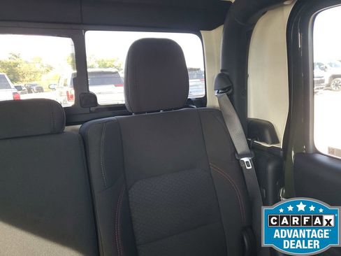 Used 2023 Jeep Gladiator Rubicon w/ LED Lighting Group image 16