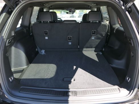 New 2025 Jeep Grand Cherokee Limited w/ Black Appearance Package image 17