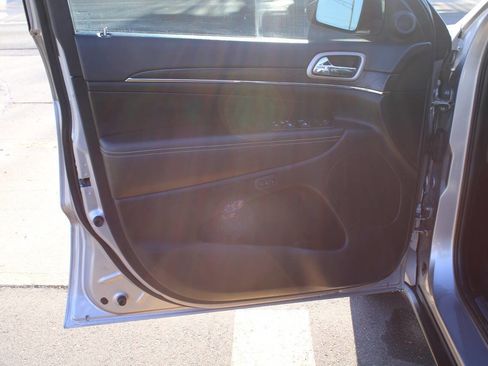 Used 2015 Jeep Grand Cherokee Limited image 62