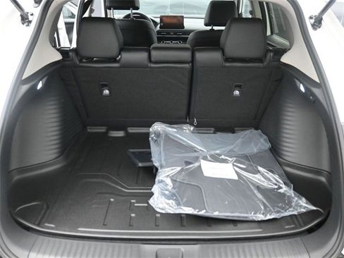 New 2026 Honda HR-V EX-L image 32