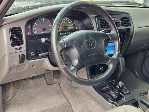 Used 2002 Toyota 4Runner SR5 image 11