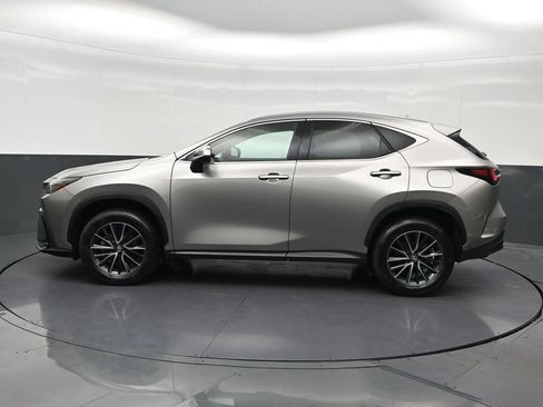 Used 2024 Lexus NX 250 FWD image 2