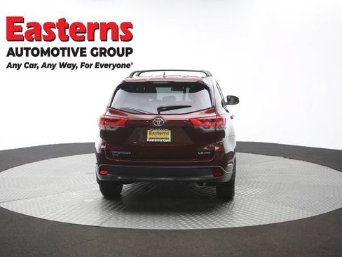 Used 2018 Toyota Highlander Plus AWD/4WD image 37