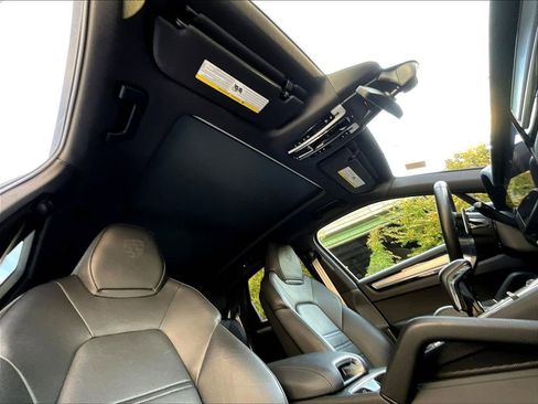 Certified 2023 Porsche Cayenne S Platinum image 27