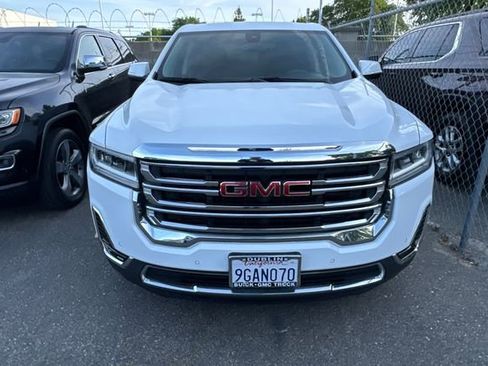 Used 2023 GMC Acadia SLE image 3