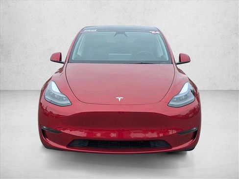 Used 2024 Tesla Model Y Long Range AWD/4WD image 2