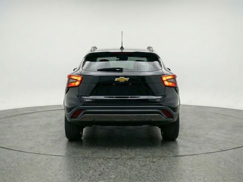Used 2025 Chevrolet Trax LT image 7