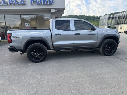 Used 2025 Chevrolet Colorado Trail Boss AWD/4WD image 4