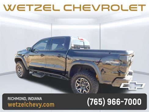 Used 2025 Chevrolet Colorado ZR2 w/ Technology Package AWD/4WD image 9