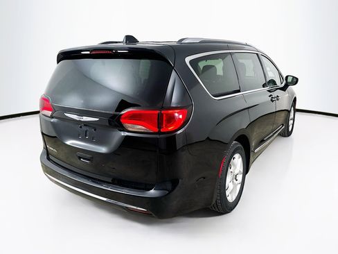 Used 2020 Chrysler Pacifica Touring-L Plus w/ Tire & Wheel Group image 5