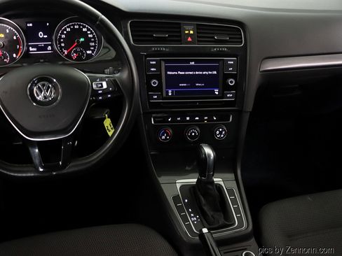 Used 2019 Volkswagen Golf S image 16