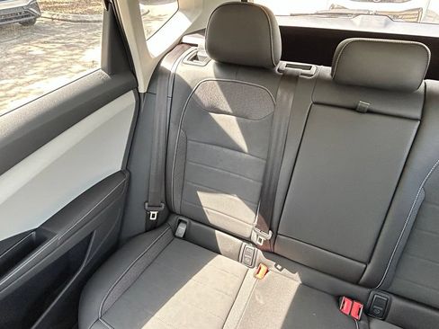 Certified 2024 Volkswagen Taos SE w/ Panoramic Sunroof Package FWD image 12