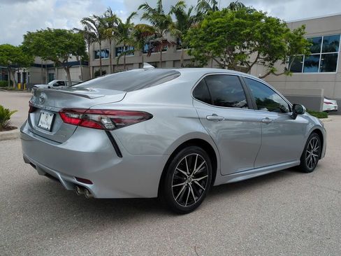 Used 2024 Toyota Camry SE FWD image 4