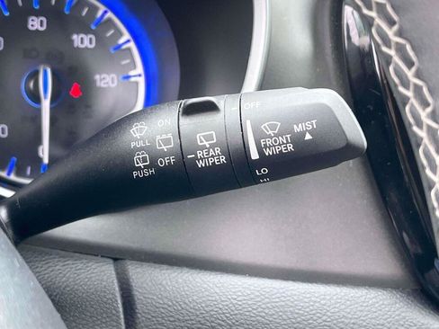 Used 2024 Chrysler Pacifica Touring-L FWD image 38