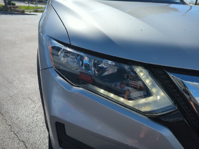 Certified 2019 Nissan Rogue SV w/ Premium Package FWD image 17