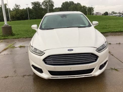 Used 2015 Ford Fusion Titanium FWD image 2