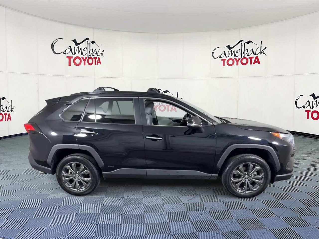 Used 2025 Toyota RAV4 Limited w/ Weather Package AWD/4WD image 4
