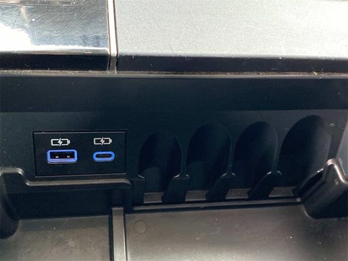 Used 2023 Toyota Tundra Limited w/ Power Package image 40