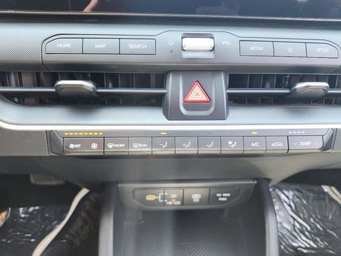 Used 2025 Kia K4 FWD image 23