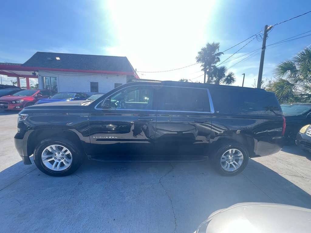 Used 2016 Chevrolet Suburban LT RWD image 5