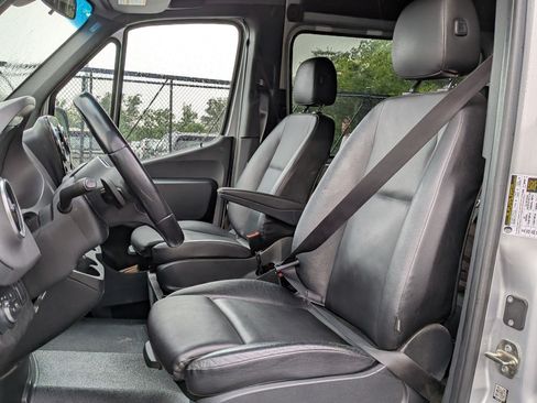 Used 2019 Mercedes-Benz Sprinter 4x4 170 image 12