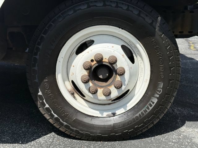 Used 2014 Ford E-350 and Econoline 350 Super Duty w/ A/C Prep Package RWD image 25
