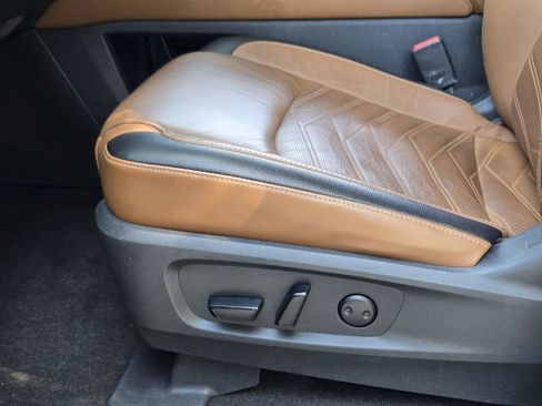 Used 2023 Nissan Pathfinder Platinum w/ Cargo Package image 30