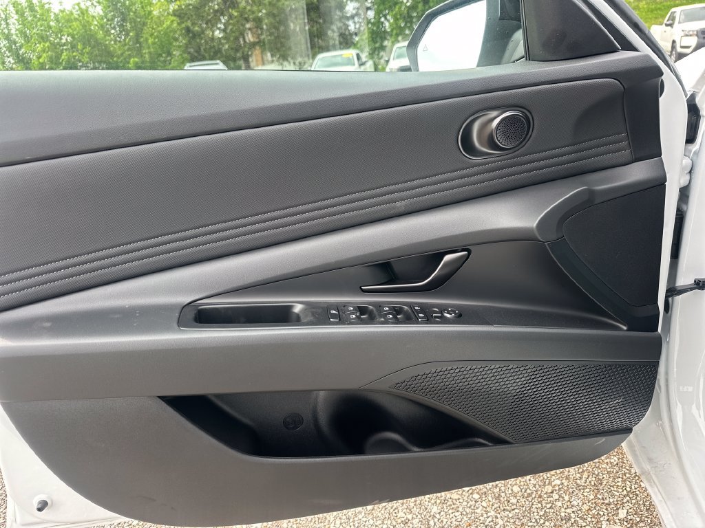 Used 2026 Hyundai Elantra Sport FWD image 11