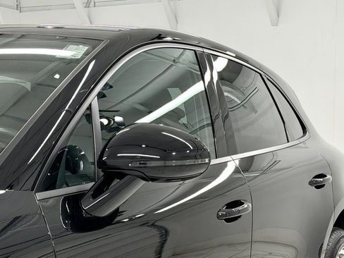 Certified 2023 Porsche Macan image 19