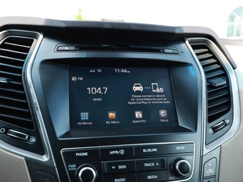 Used 2018 Hyundai Santa Fe SE AWD/4WD image 16