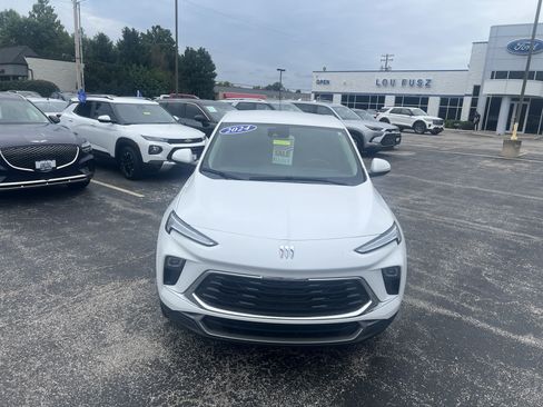 Used 2024 Buick Encore GX Preferred FWD image 3