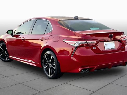 Used 2020 Toyota Camry XSE FWD image 11