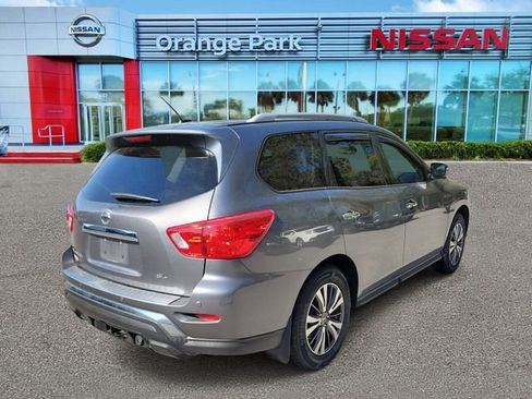 Used 2017 Nissan Pathfinder SL w/ SL Tech Package image 2