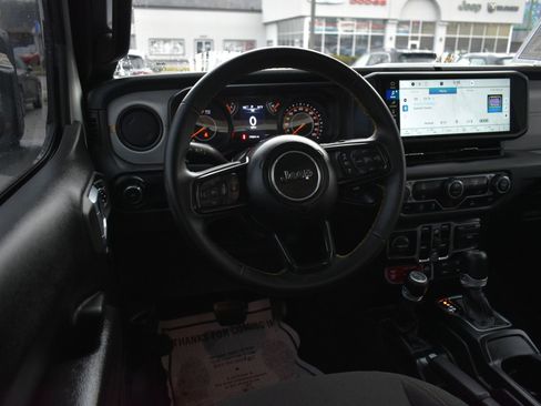 Used 2024 Jeep Wrangler Willys image 14