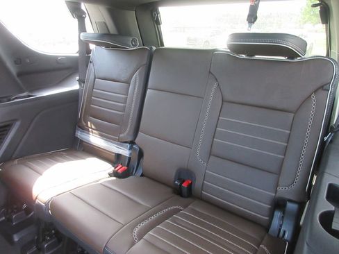 New 2026 GMC Yukon Denali Ultimate AWD/4WD image 13