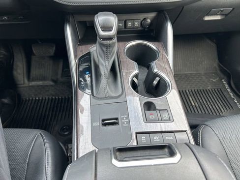 Used 2020 Toyota Highlander Platinum image 19