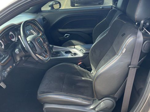 Used 2022 Dodge Challenger R/T Scat Pack RWD image 4