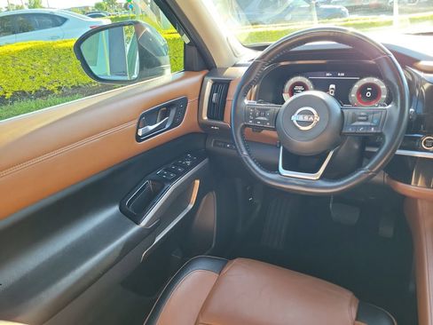 Used 2022 Nissan Pathfinder Platinum w/ Lighting Package (N93) image 20