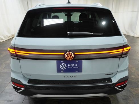 Certified 2025 Volkswagen Taos SEL AWD/4WD image 4