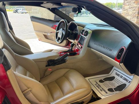 Used 2005 Chevrolet Corvette Coupe w/ Preferred Equipment Group image 13