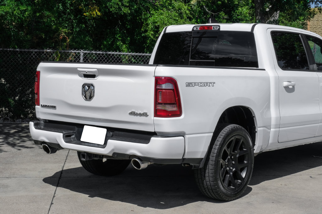 Used 2023 RAM 1500 Laramie AWD/4WD image 16